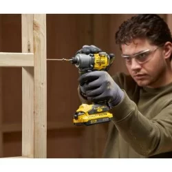Zakrętarka udarowa STANLEY FATMAX SFMCF830D2K-QW V20 18V 203Nm 2x2Ah walizka