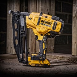 Gwoździarka sztyfciark 16Ga 2x2Ah  DeWALT DCN660D2